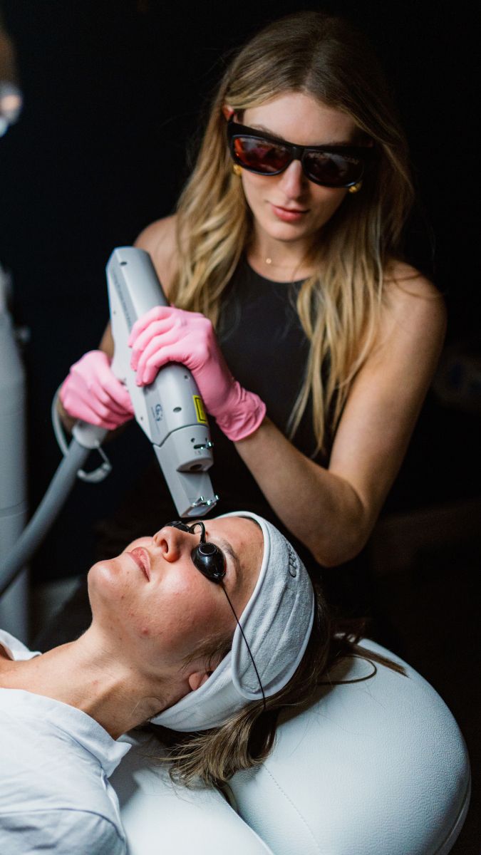 Hinsdale med spa laser treatment session in a beauty clinic.