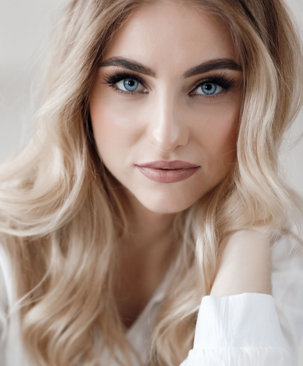 Hinsdale skin care model with blonde hair